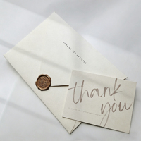 Sobres de Papel de Algodón Mate Personalizados con Logotipo en Relieve, Bajo Pedido Mínimo de 50 Piezas, Sobres Estilo Occidental para Tarjetas de Agradecimiento e Invitaciones de Boda
