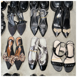 Nouvelles Chaussures <span class=keywords><strong>de</strong></span> Mariée S15 d'Été Noires à Talons Hauts Fins, Élégantes et <span class=keywords><strong>de</strong></span> Luxe, <span class=keywords><strong>de</strong></span> Haute Qualité, pour <span class=keywords><strong>Femme</strong></span>, Motif Floral, Vente en Gros - Product Image 3