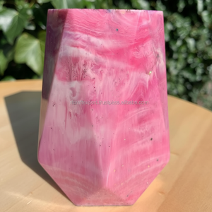 Florero de resina Hexagonal de lujo, decoración moderna para el hogar, acento de mesa con superficie rugosa, estilo nórdico - Product Image 1