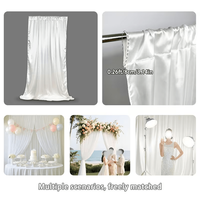 Rideau de fond en satin champagne adapté pour les mariages