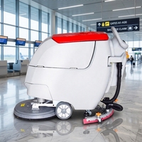 Balayeuse électrique 48V avec grand réservoir d'eau et brosse latérale, état neuf, pour le nettoyage des sols