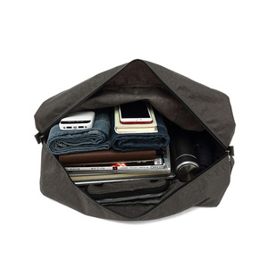 Sac de sport en toile Oxford unisexe de haute qualité personnalisé, motif de ceinture, fermeture à glissière, sac de voyage de week-end noir - Product Image 4