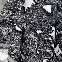 Tissu Jacquard Floral Teint en Fil, Motif Fleurs Découpées, Texturé 3D, Chenille Douce et Légère pour Kaftan et Abaya