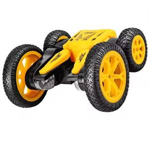 1:20 2.4Ghz 360 degrés rotatif cascadeur voiture jouet Double face 4 canaux radiocommande retour automatique intérieur-extérieur chargeur câble USB - Product Image 1