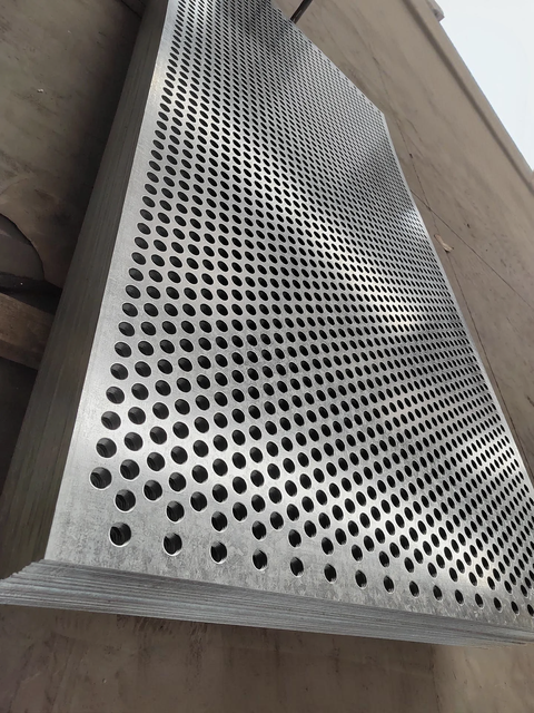 Galvanized Perforated Metal Mesh Steel Wire Grill for Speaker/Sound Box Filters