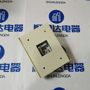 รีโมทคอนโทรลหน้าจอสัมผัสควบคุมด้วยเสียง รุ่น 32GB500100 สำหรับเครื่องปรับอากาศแบบสกรูคอมเพรสเซอร์ - Product Image 2