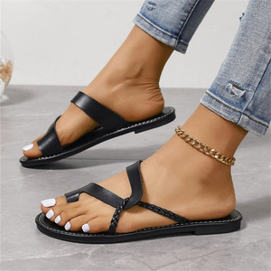 2025 여름 새로운 여성용 샌들 슬리퍼 큰 발가락 커버 미끄럼 방지 빛 여성용 편안한 유행 플랫 바닥 비치 - Product Image 5