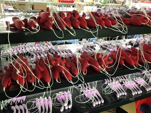 Jouets sexuels 3-en-1 : Dildos, vibrateurs, stimulateur double point G et clitoridien, étanche, pour femmes, avec fonctions de léchage de langue et de stimulation par effleurement des doigts - Product Image 6