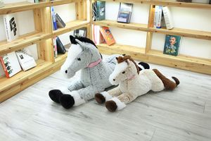 Juguete de <span class=keywords><strong>Peluche</strong></span> de <span class=keywords><strong>Caballo</strong></span> Acostado, Muy Suave y Colorido, de 90 cm, con Relleno de Algodón PP, Logotipo Personalizado, Regalos Promocionales - Product Image 2