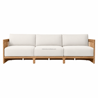 Canapé d'extérieur en teck et rotin naturel, trois places, assise profonde, mobilier de luxe pour patio extérieur, villa haut de gamme, hôtellerie haut de gamme