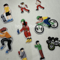 Ordinateur brodé dessin animé saucisse chien fer-sur feutre tissu Patch coeur fleur conceptions autocollant auto-adhésif pour vêtements chapeaux
