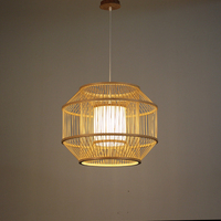 Lustre en bambou naturel de lampe en bois de suspension de rotin de conception orientale antique pour la chambre à coucher de grenier de restaurant