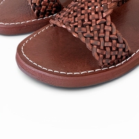 Sandales plates en cuir véritable marron, à bout ouvert, faciles à enfiler, respirantes, style été, avec lanières tressées, semelle extérieure en caoutchouc, pour la plage et les vacances