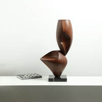 Sculpture abstraite minimaliste italienne moderne en résine écologique avec base en marbre pour la maison, l'hôtel, le bureau et la décoration artistique