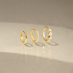 Nouveauté : Boucles d'oreilles clous en or 18 carats avec turquoise (lot de 3) et boucles d'oreilles créoles tendance en argent 925 - Product Image 5
