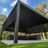 Pergola motorisée en aluminium avec toit à lames rétractables, système d'ombrage pour scène de concert, rideaux occultants, écrans de performance, pare-vent