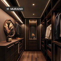 Armoire sur mesure de luxe en bois foncé, étroite, avec bande LED linéaire, pour chambre à coucher