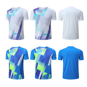 Camiseta sin costuras para hombre ajustada resistente a los olores para uso deportivo diario con tecnología de absorción de humedad - Product Image 1