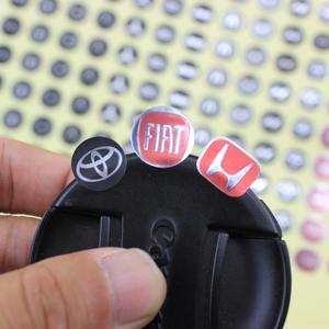 Autocollant circulaire 2x2 pouces à faible MOQ pour cartes de vœux avec pelliculage mat, personnalisable avec logo et offrant un aménagement gratuit - Product Image 2