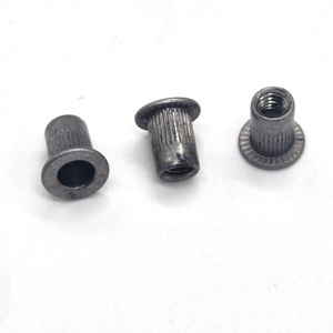 Écrou à riveter d'un mètre en acier au carbone Q235, tête moletée plate avec rondelle, qualité A, zingué pour la fabrication automobile - Product Image 2