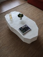 Table basse moderne Wabi-sabi en fibre de verre, table à thé créative en FRP texture pierre, table centrale irrégulière pour hôtel, villa, complexe hôtelier