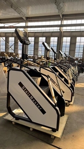 Appareil de <span class=keywords><strong>fitness</strong></span> aérobie en acier de luxe, <span class=keywords><strong>machine</strong></span> à monter les escaliers intelligente électrique, usage commercial - Product Image 4