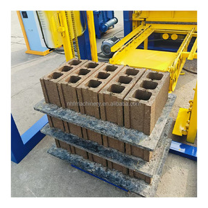 Machine automatique de fabrication de pavés et de blocs creux en béton QT5-15 à retour sur investissement rapide, nécessitant peu d'opérateurs - Product Image 6