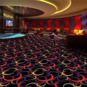 Tapis imprimé mur à mur en polypropylène floral Revêtement de sol antidérapant résistant au feu pour chambres d'hôtel Tapis mural décoratif pour la maison - Product Image 2