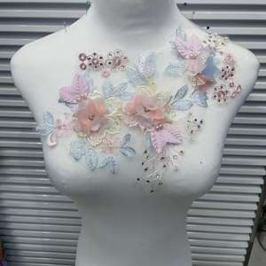 Трехмерная вышивка, стразы, термоклеевые аппликации в виде цветов - Product Image 3