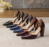 Sandales à talons compensés pour femmes grandes tailles EU 40-43, à bout pointu, avec bride cheville et découpes, chaussures de travail en PU