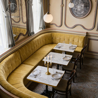 Chaise en bois courbé à rayures minimalistes françaises, canapé en velours jaune, ensemble de table en marbre pour café, restaurant, salon de thé, hôtel