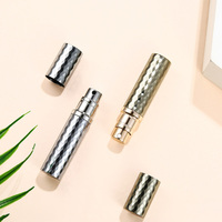 Atomiseur de parfum Conteneur de liquide portable pour cosmétiques de voyage Mini bouteilles de pulvérisation d'alcool Atomiseurs avec pompe à fond pour Tr
