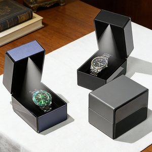 Boîte à montre en cuir PU de luxe avec miroir et lumière LED, universelle pour hommes et femmes, étui de rangement pour montre-bracelet, emballage cadeau - Product Image 2