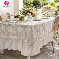 Nappe HuaLai 60x102 pouces en polyester effet coton à motif floral damassé avec ourlet à volants pour mariage et repas sur mesure