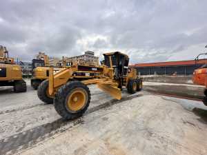 รถเกรดเดอร์มือสอง Caterpillar 140K ของแท้จากญี่ปุ่น CAT 140K พร้อมใบมีด 3.7 เมตร สำหรับงานก่อสร้างถนน - Product Image 1