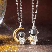 Collier personnalisé avec projection photo en acier inoxydable pour couple d'astronautes, Je t'aime en 100 langues, bijoux assortis lune et étoile pour les amoureux
