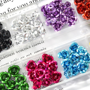 Precio de Fábrica, Decoración de Uñas 3D con Pequeñas Rosas, Flores de Aluminio Coloridas, Dijes de Pedrería para Uñas - Product Image 3