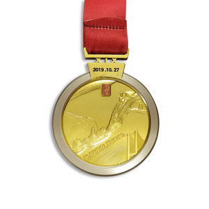Medallas Deportivas Personalizadas de Metal Pulido en 3D, Doradas, para Maratón <span class=keywords><strong>5K</strong></span> y 10K, con Logotipo Grabado con Láser, para Corredores, Nadadores y Futbolistas - Product Image 5