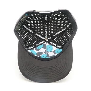 Gorra Deportiva de 5 Paneles de Alta Calidad, Personalizada, con Corte Láser, Dos Tonos, Transpirable, Resistente al Agua, con Diseño de Espiga Perforada - Product Image 6