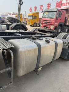 Trattore Stradale Usato Mercedes-Benz Actros 1845 4x2 Diesel con Motore OM471 12.8L e Trasmissione Manuale PowerShift AMT a 12 Velocità - Product Image 4