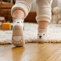 Chaussettes antidérapantes CMAX pour enfants en coton peigné, avec lettres, 5 paires, nouveaux designs, emballage en boîte, pour nouveau-nés, vente en gros