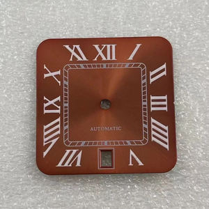 Nuevo reloj New Roman Square con esfera de calendario de 6 puntos, equipado con un movimiento luminoso NH35, caja de acero inoxidable de 26.9x26.9mm. - Product Image 2