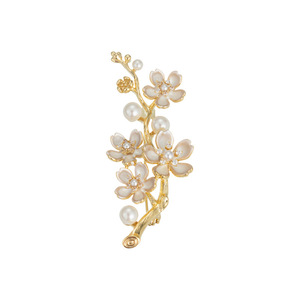 Plum Blossom Brooch Zinc Alloy Women's Floral Corsage Party Decoration - Product Image 4