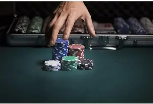 Pro 500 adet alüminyum çip durumda gümüş profesyonel taşıma çip konteyner Poker çip saklama kutusu organizatör