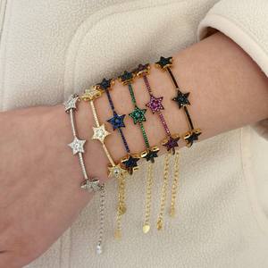 Pulsera de cadena de esclavo de estrellas de cristal de <span class=keywords><strong>Zirconia</strong></span> para mujer dedo mano chapado en oro estrellas encanto delicado CZ pulsera - Product Image 1