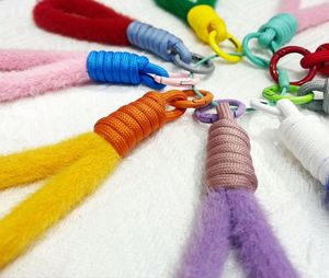 En gros, Cordon de poignet en peluche coloré et durable pour téléphone portable, porte-clés et accessoires de mode - Product Image 4
