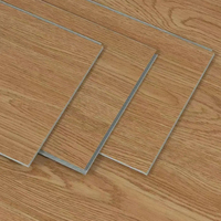 Suelo SPC de Espiga Personalizable de 4-8 mm, de Alto Brillo, Resistente al Agua, para Interiores y Escuelas