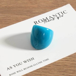 Anello in acrilico semplice con effetto sfumato di colore ambra retrò, anello in resina dalla forma geometrica classica per uomo e donna - Product Image 3