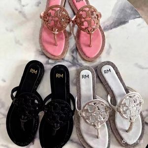 Sandales de loisirs pour femmes ornées de strass, marque européenne et américaine, chaussures de plage d'été, dessus en daim, design respirant - Product Image 1
