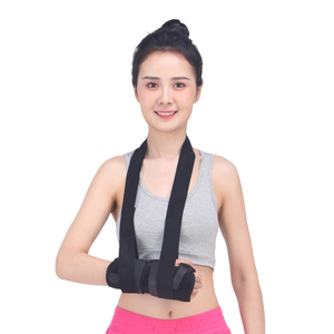 อุปกรณ์พยุงข้อมือแบบปรับได้สำหรับการฟื้นตัวหลังการผ่าตัด พร้อมสายรัดไหล่สำหรับข้อมือแตกหัก - Product Image 1